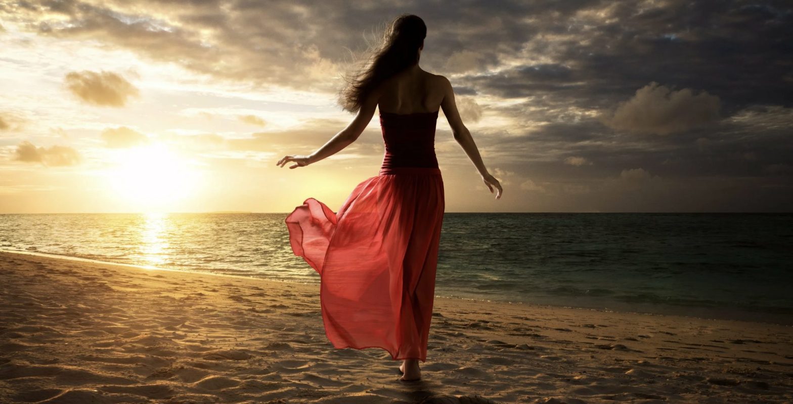 Женственность и уверенность. Радостная женщина. Дыхание девушка. Радостная девушка. Женственность и уверенность.