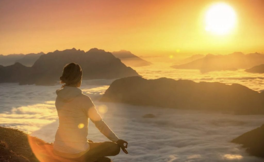 Медитация на солнце: 5 техник, чтобы зарядиться энергией!