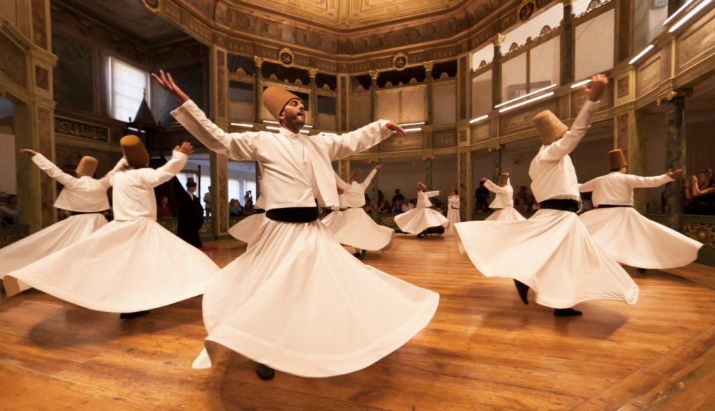 muzhskoj-sufijskij-tanecz-tanura